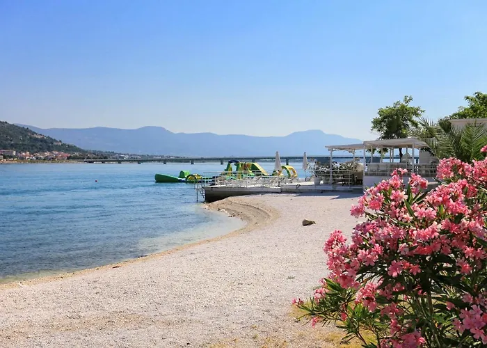 Apartman With Parking Space - 15349 *